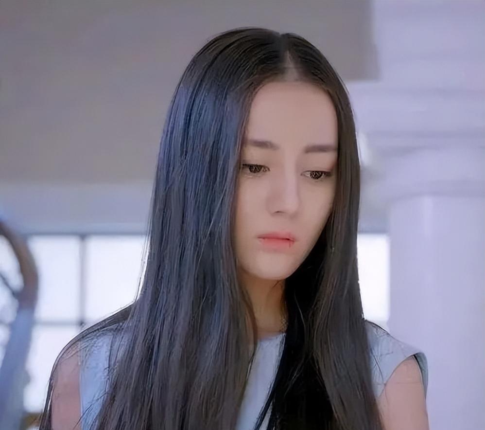 这次的主角是咱们的新疆美女迪丽热巴.