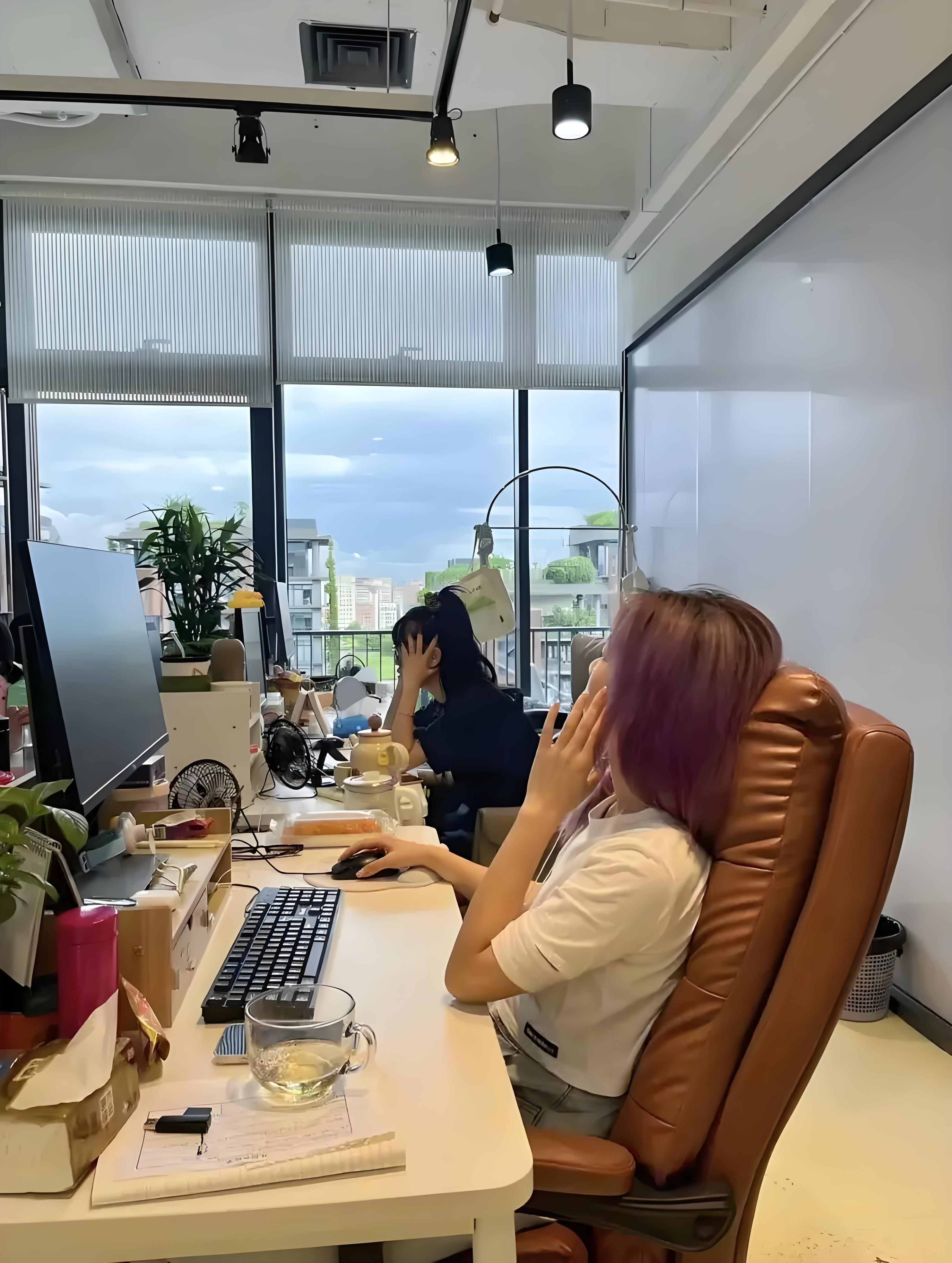 2-家庭条件好,上班工作只是为了打发时间.