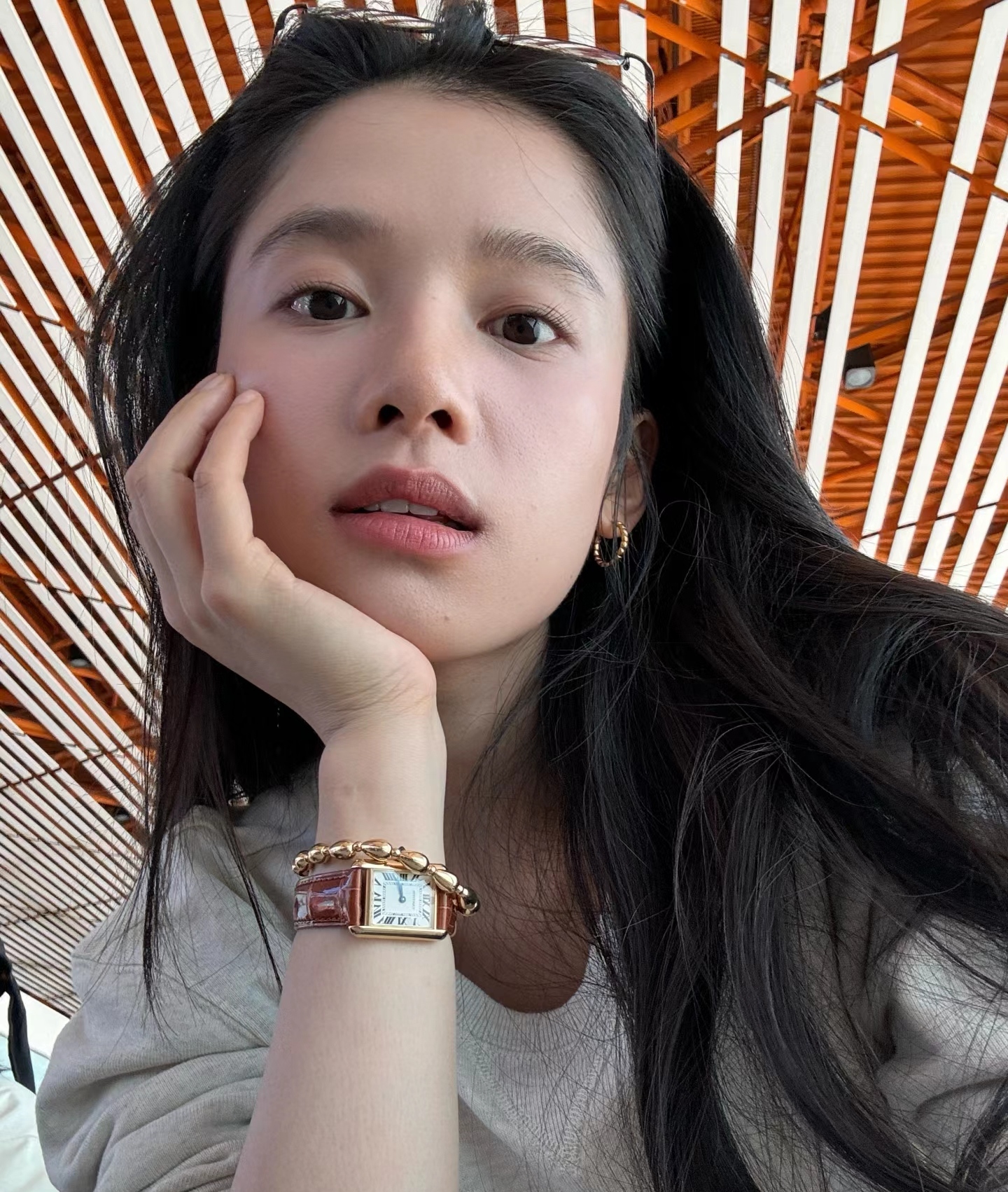一本正经的女生