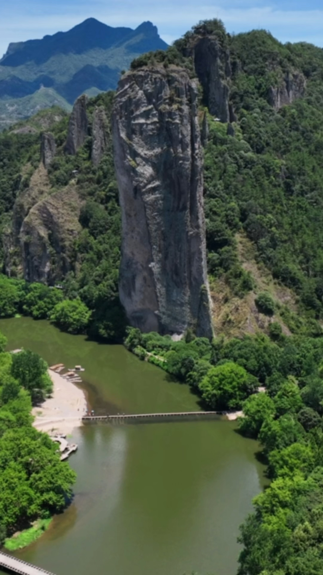 仙都风景区,人间仙境,风景如画,位于浙江丽水市缙云县