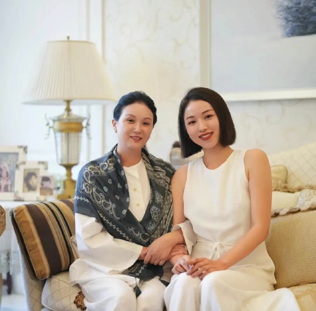 因为我怕他一旦结婚,他老婆会唆使他不给我养老