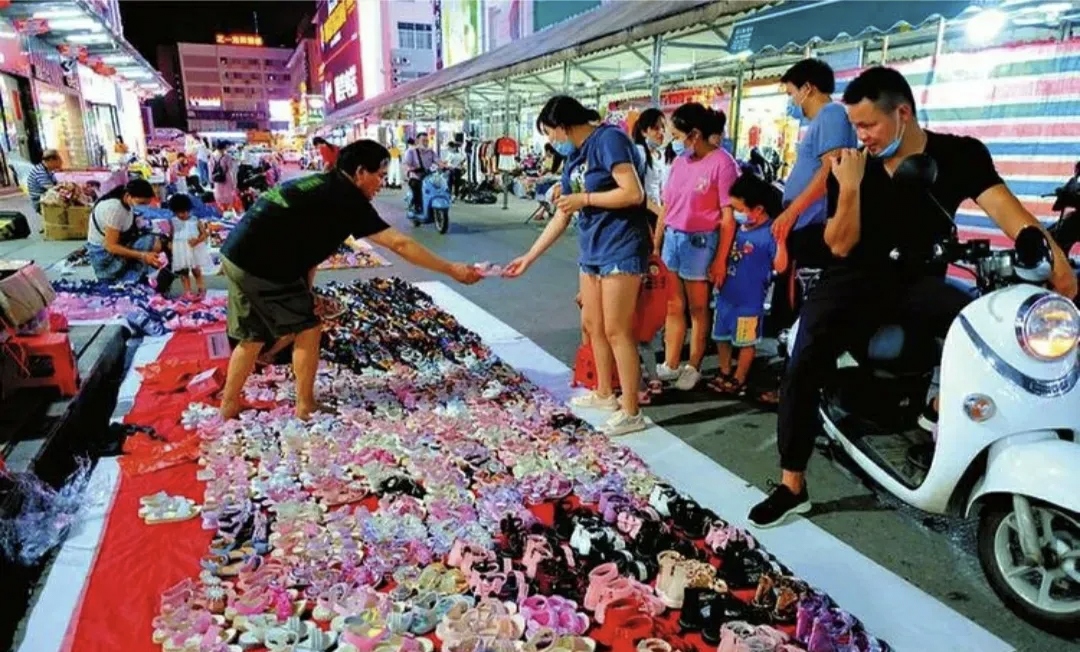 记住这13个批发地点,哪怕摆地摊儿都可以发财  1,批发小商品就去义乌.