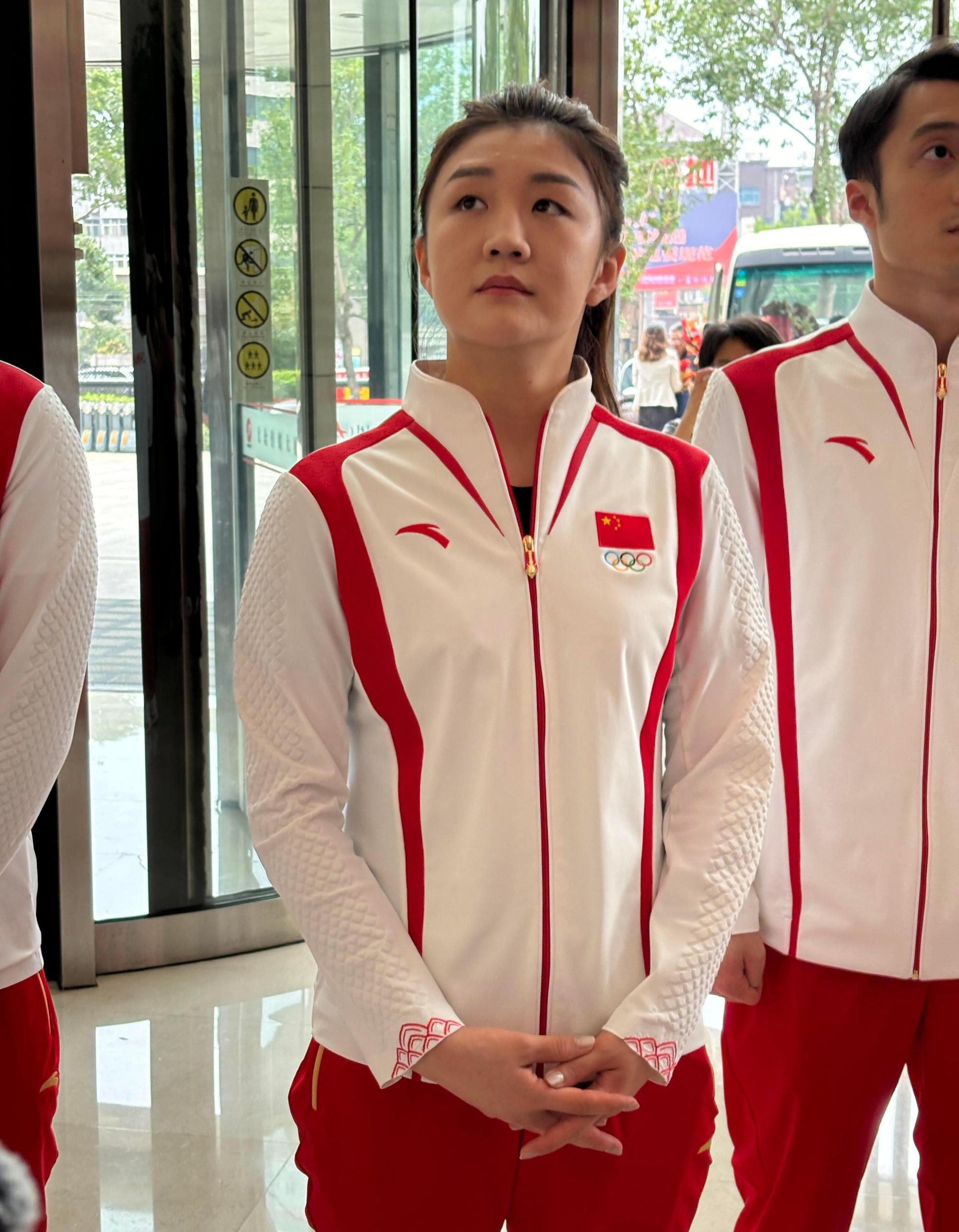 陈梦的确是看起来老了啊,为什么很憔悴的感觉呢?