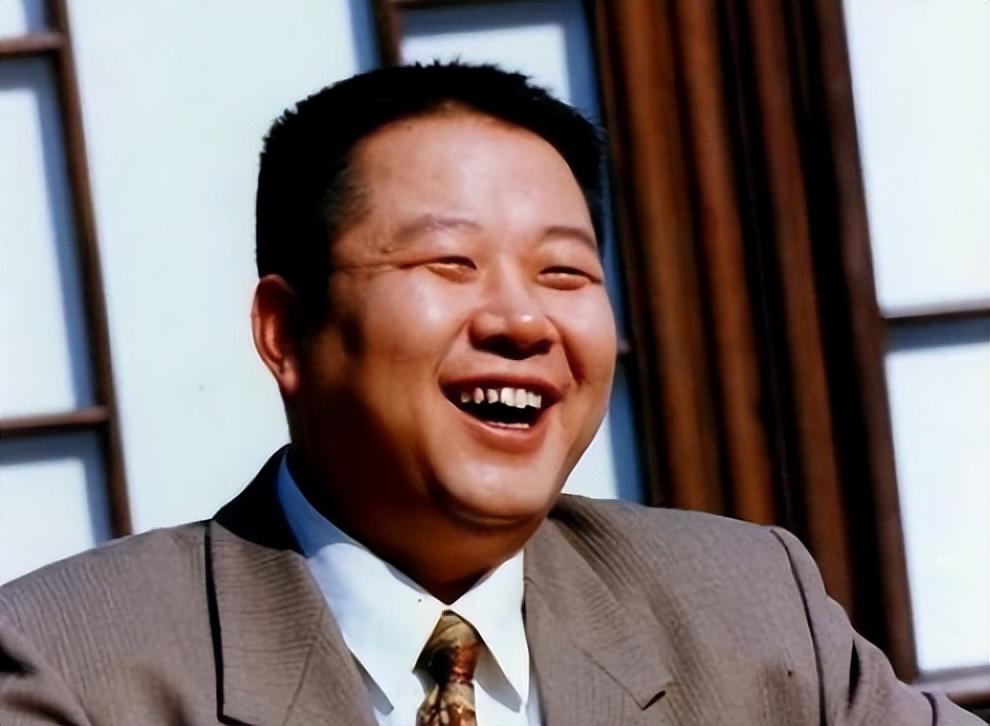 演员牛振华,酒驾出车祸,在葬礼上哭到晕厥的妻女,后来怎样了?