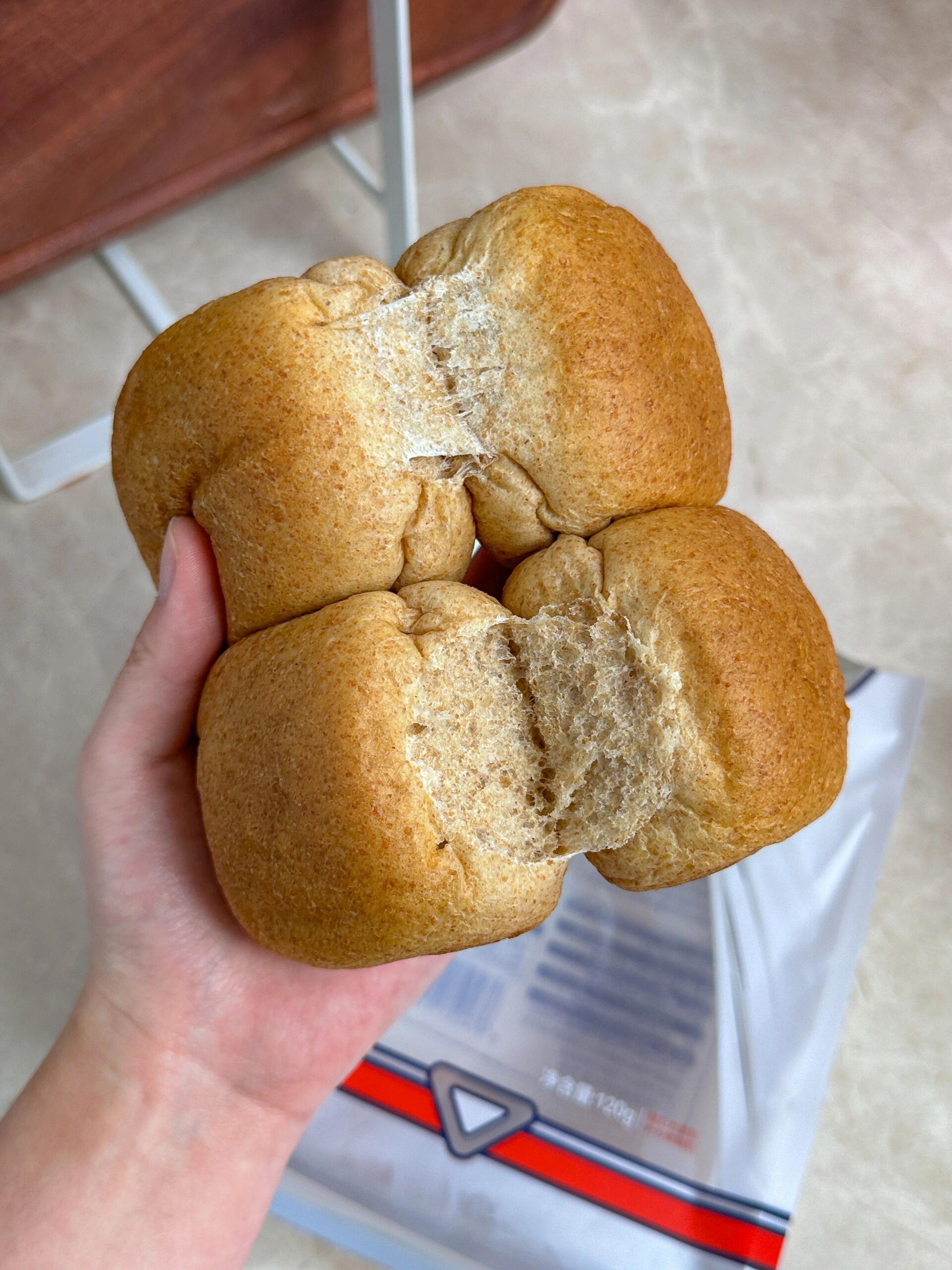 我买了一个有腹肌的面包