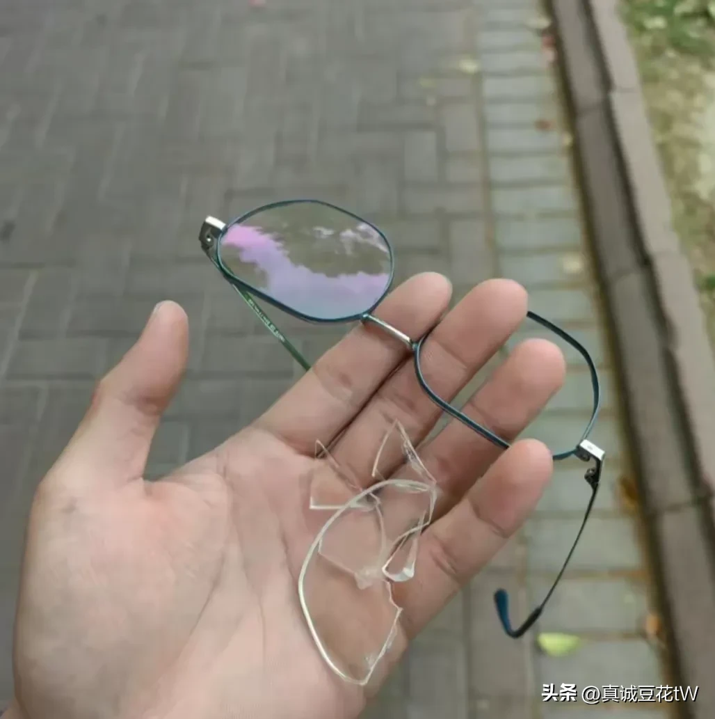 昨天朋友被车撞了一下,但是没啥大事,就是眼镜碎了,跟车主说赔600 私