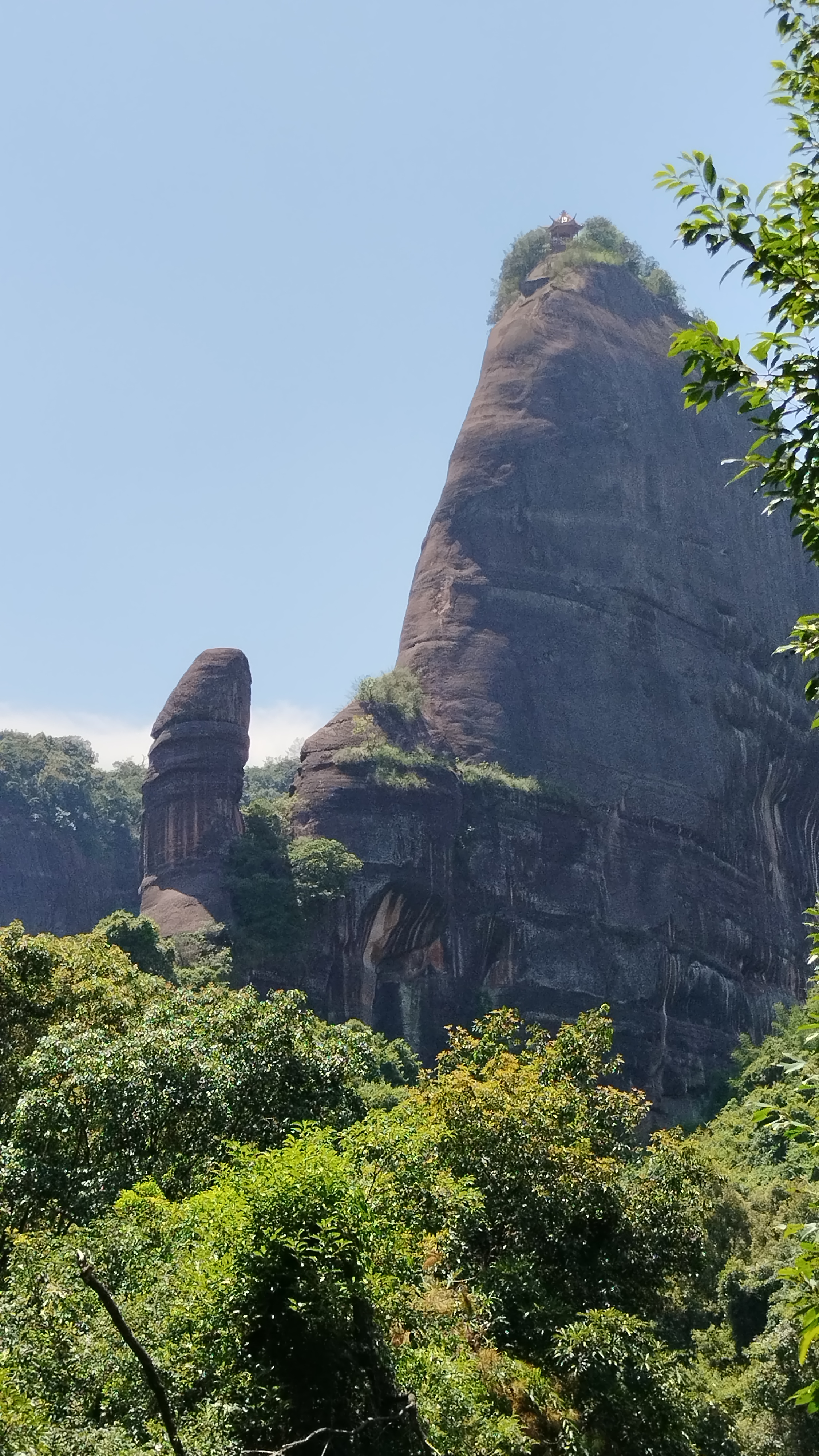 韶关丹霞山 阴阳石图片