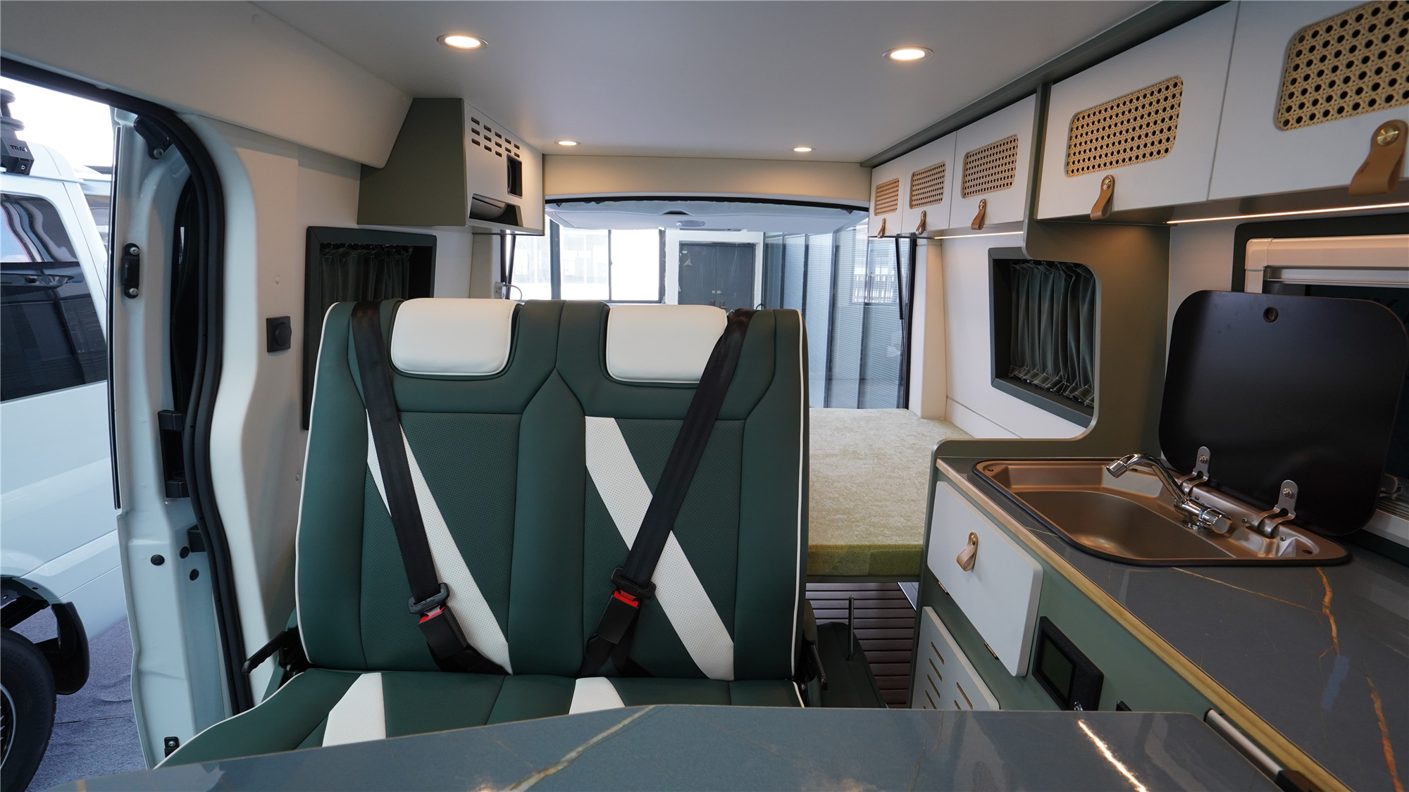 这款vanlife露营车真漂亮,9月20亮相成都房车展,售价只要10多万