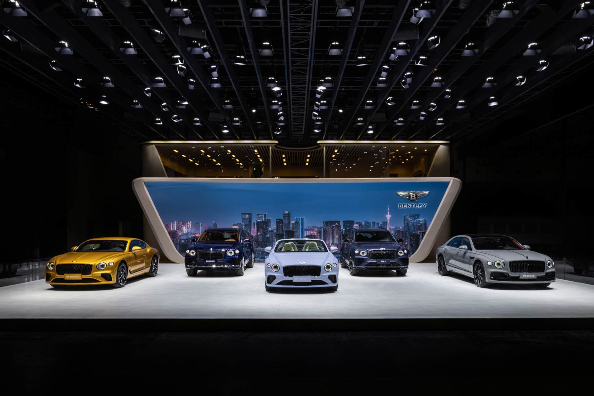 宾利在成都车展带来了专为中国市场打造的宾利飞驰edition 8,欧陆gt