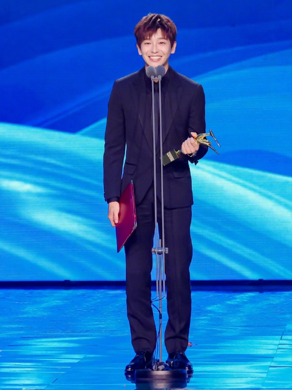 《我们一起摇太阳》彭昱畅获得第十九届中国长春电影节最佳男演员奖