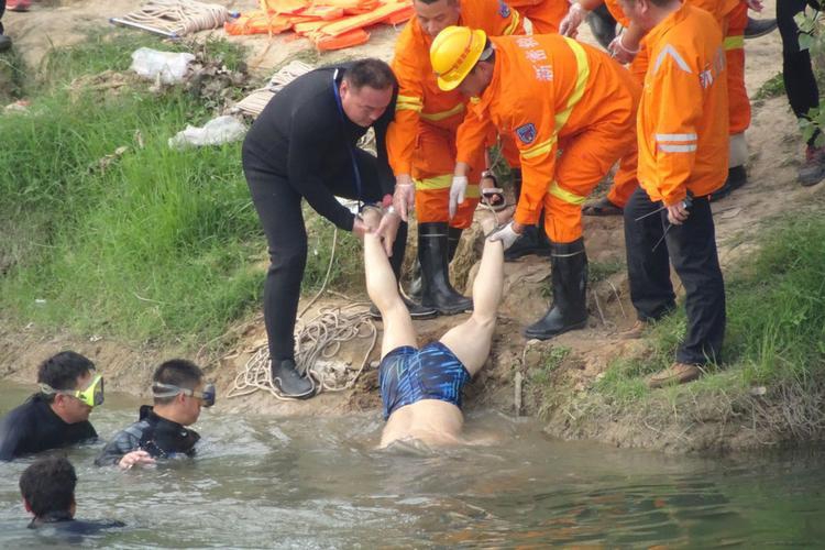 山东三名少年开学前下海游泳溺亡