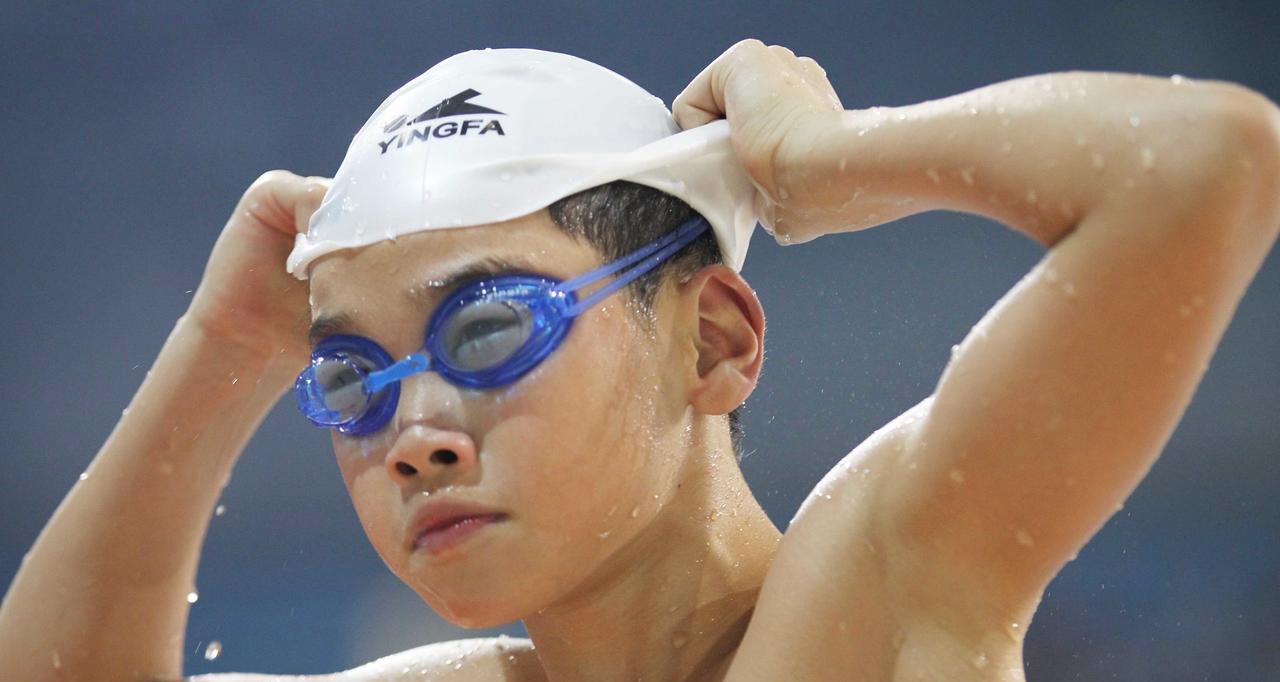 照片中的这个孩子,毛还没长齐的年纪就隐约透露出了