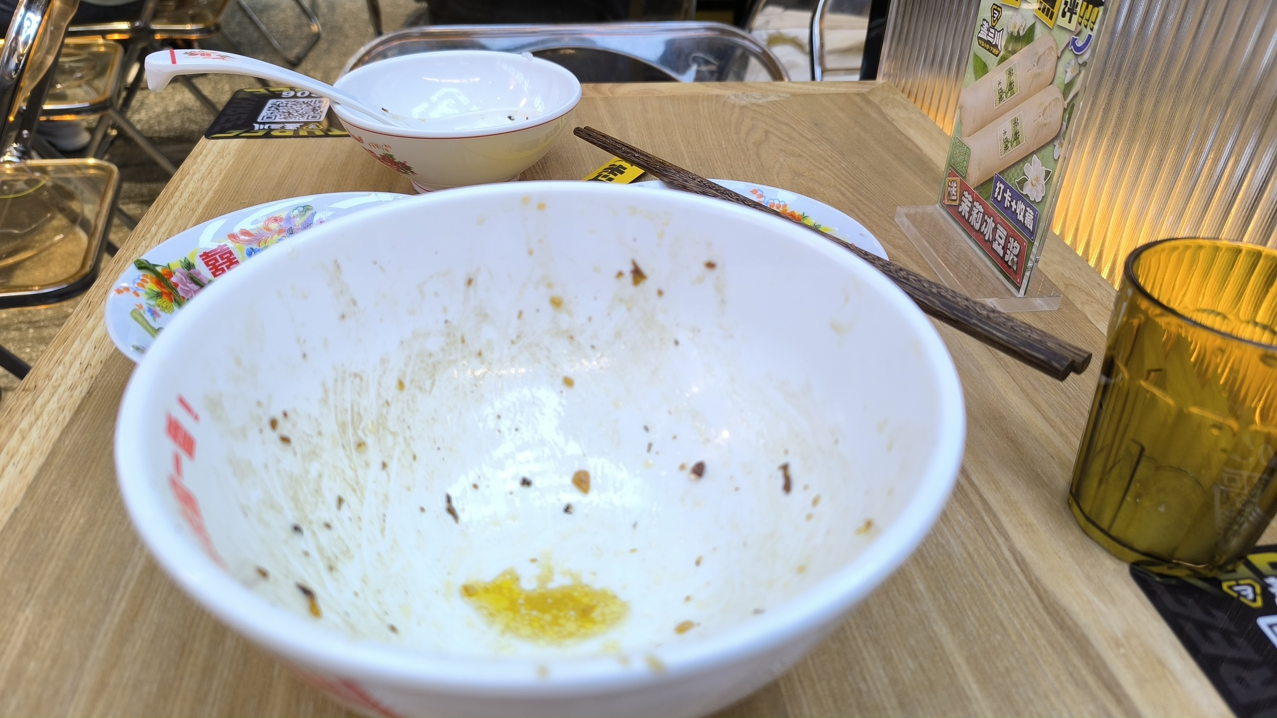 上海市中心,15万/㎡,吃个午饭54元贵吗?