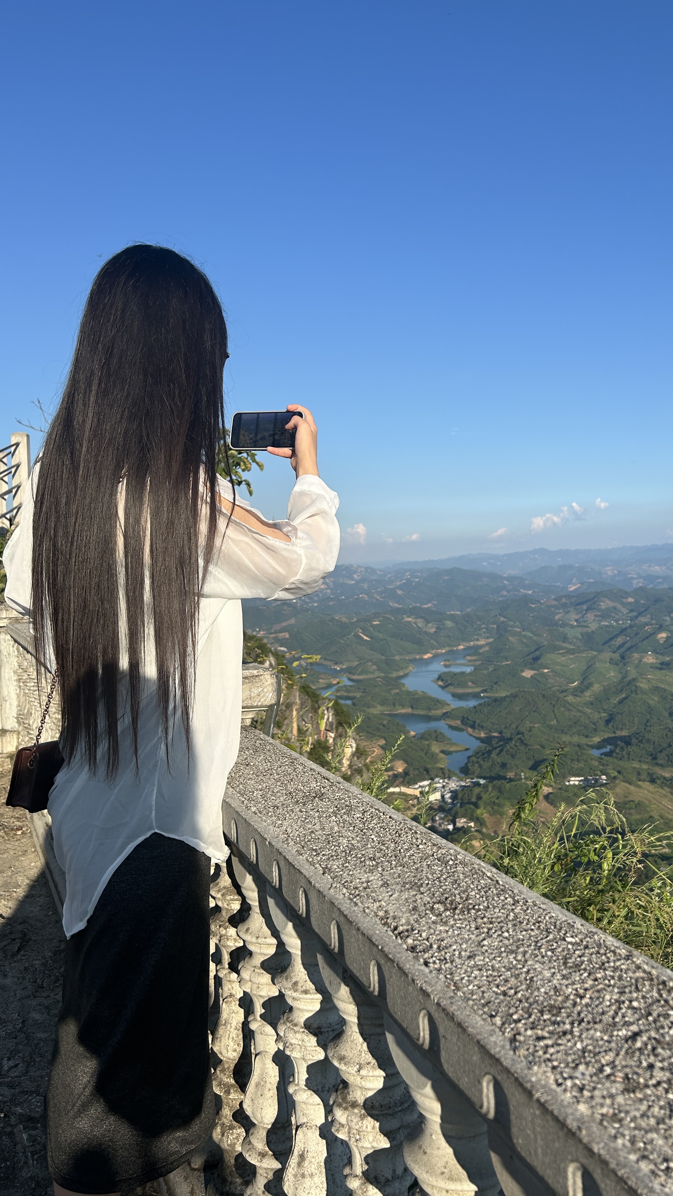 你们回家暑假有没有去哪里玩,去爬山去旅行去看风景,都去了那些城市呢