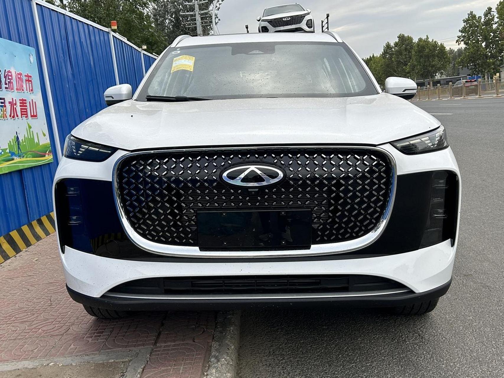 全新瑞虎8plus实车静态展示,白色外观气势磅礴#热点引擎计划