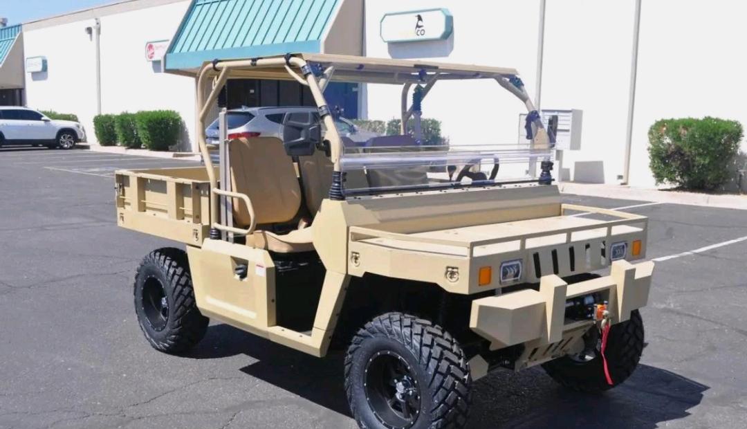 据说俄军用上了山寨版的农用车当运兵车,主要是便宜损失了不心疼,量大