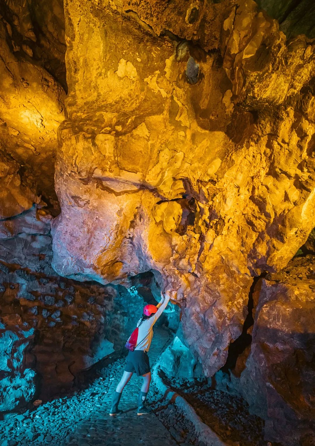 如果夏天搜黄石的游玩攻略,"溶洞"绝对会是高频关键词