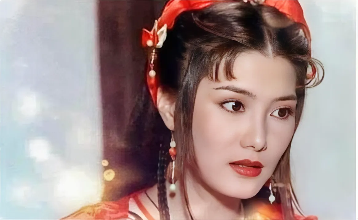 盘点80年代香港影坛十大功夫女星,你最喜欢谁呢 1,杨紫琼 2,惠英红 3