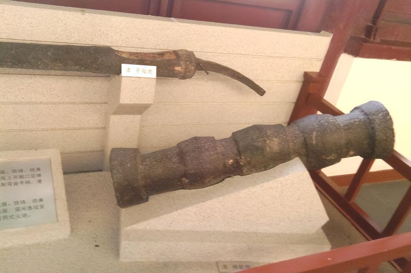 戴梓发明二十八连珠火铳,康熙皇帝笑了笑说:把戴梓流放