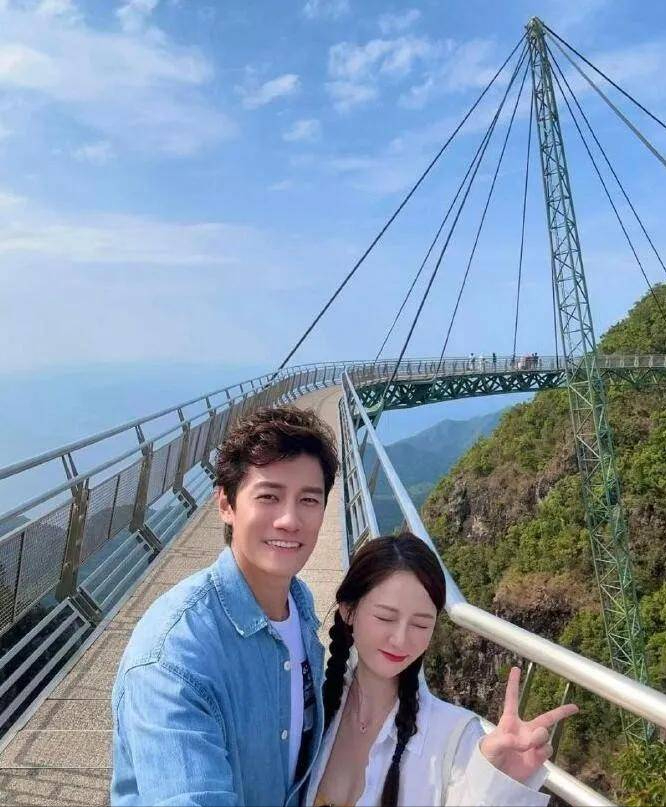 官宣婚礼时间,泄露邀请名单,陈乔恩的高调是有原因的!