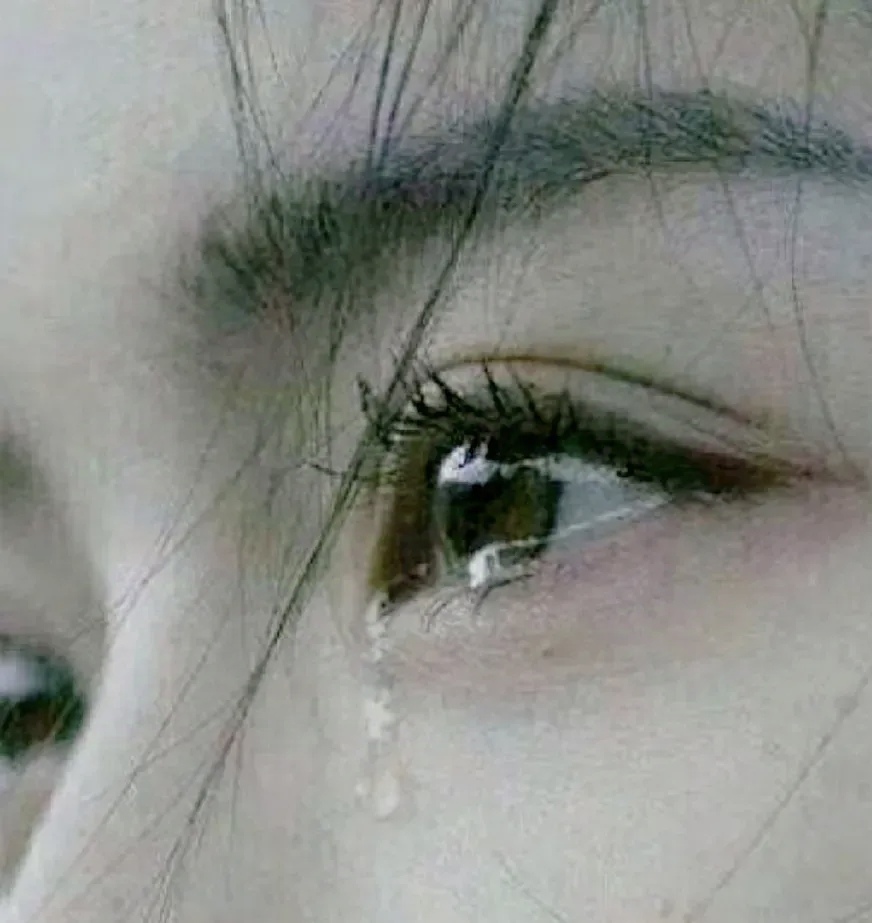 一男子在情人家中突发心脏病,被送往救治,医生通知其妻子到医院签字