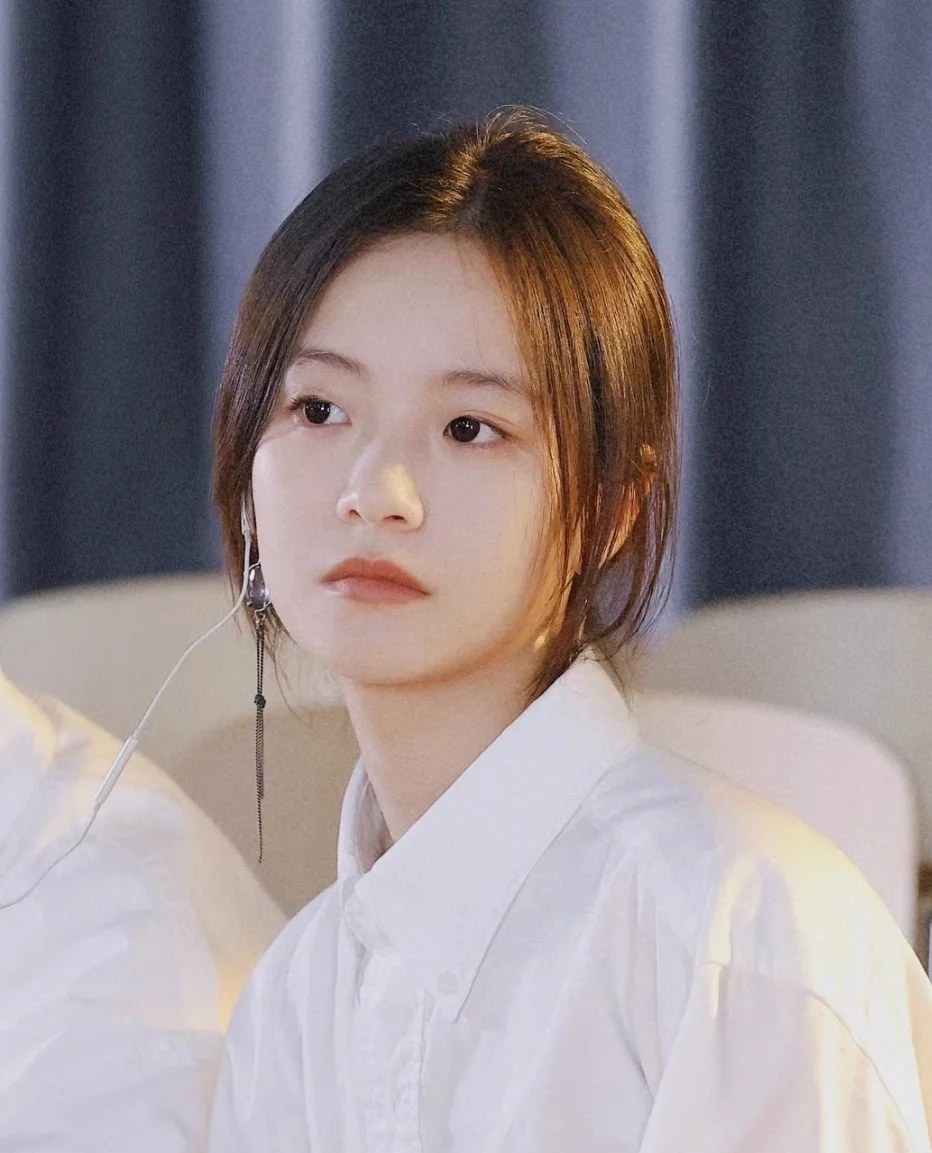 李庚希这个人吧,她的性格不讨喜,上节目时,也时常引起争议,但她天赋异