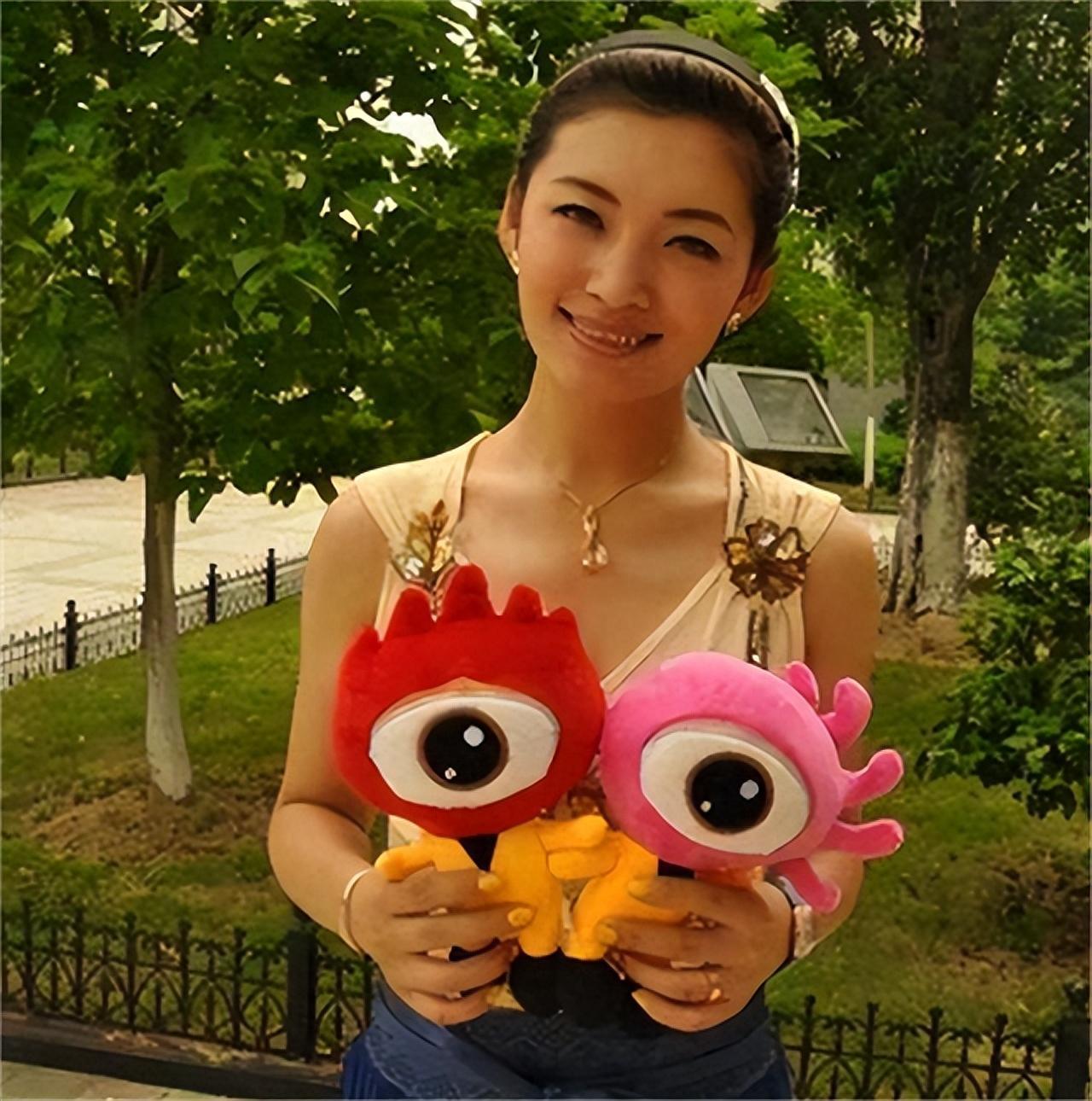 安徽卫视主持人马滢:把家庭当作自己化妆品,丈夫是体贴她的暖男