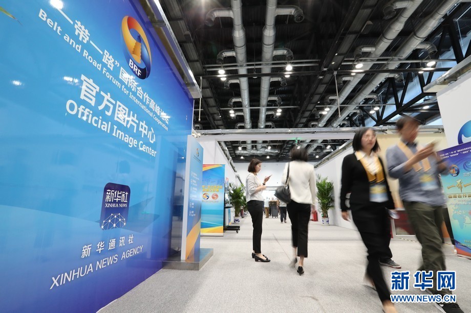 我朋友的妻子3韩国电影突然爆火引发全网热议，剧情尺度太大令人咋舌，网友直呼太敢拍，争议不断掀起讨论热潮