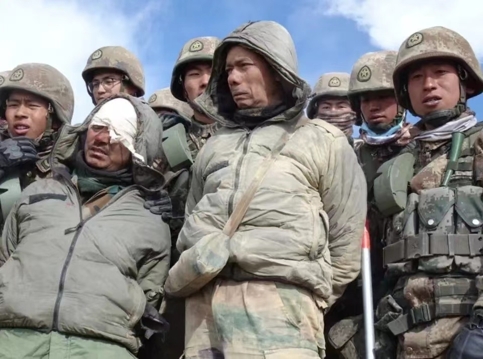 近日,一组 2020 年中印加勒万河谷对峙期间我军将士拍摄的旧图流传