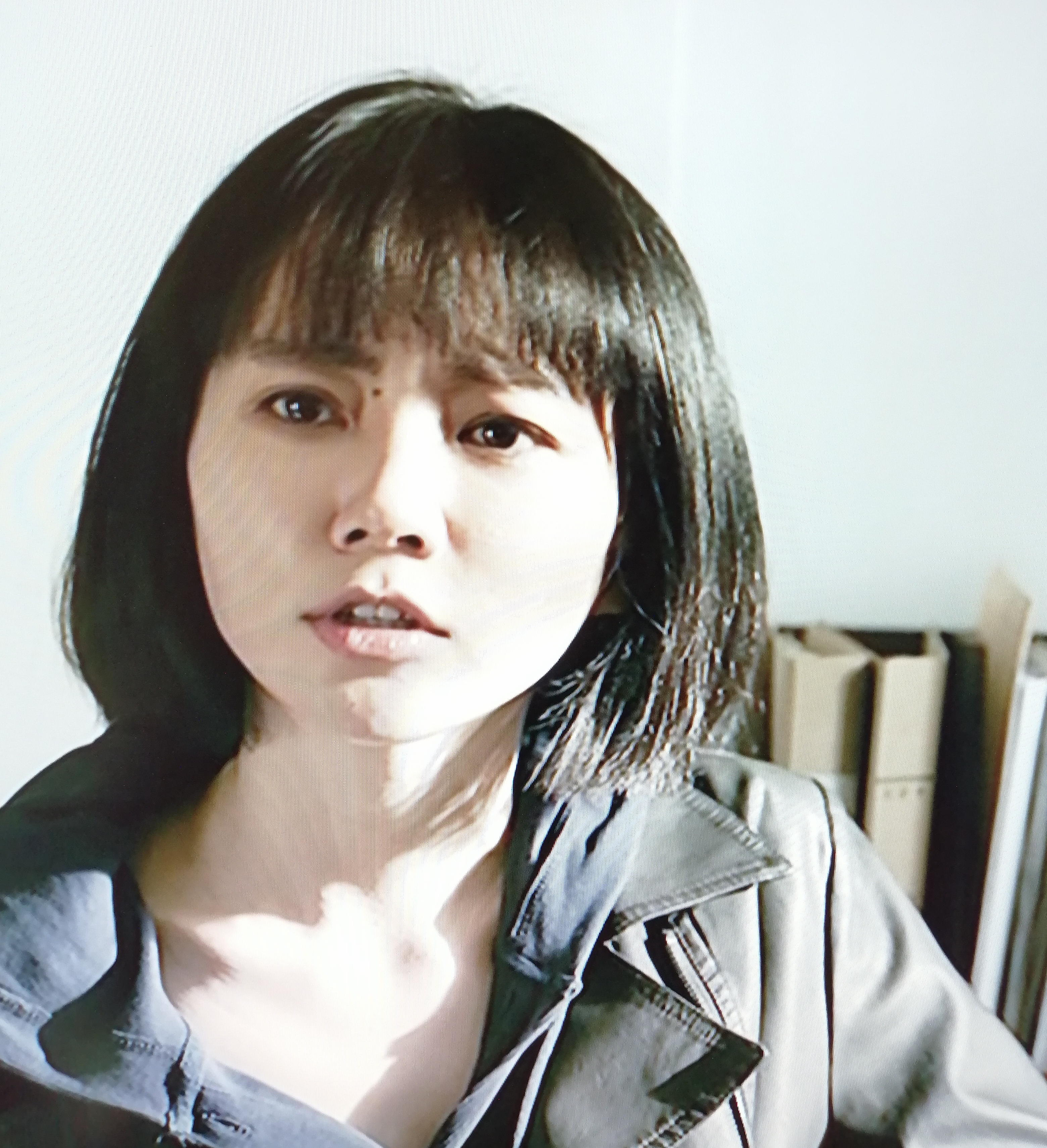 做为郑北的师妹,全市武术散打冠军,看起来弱不禁