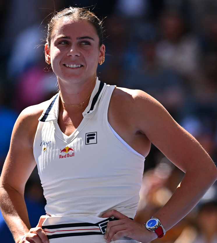 纳瓦罗有何来头?原来是娇生惯养的美国富家千金