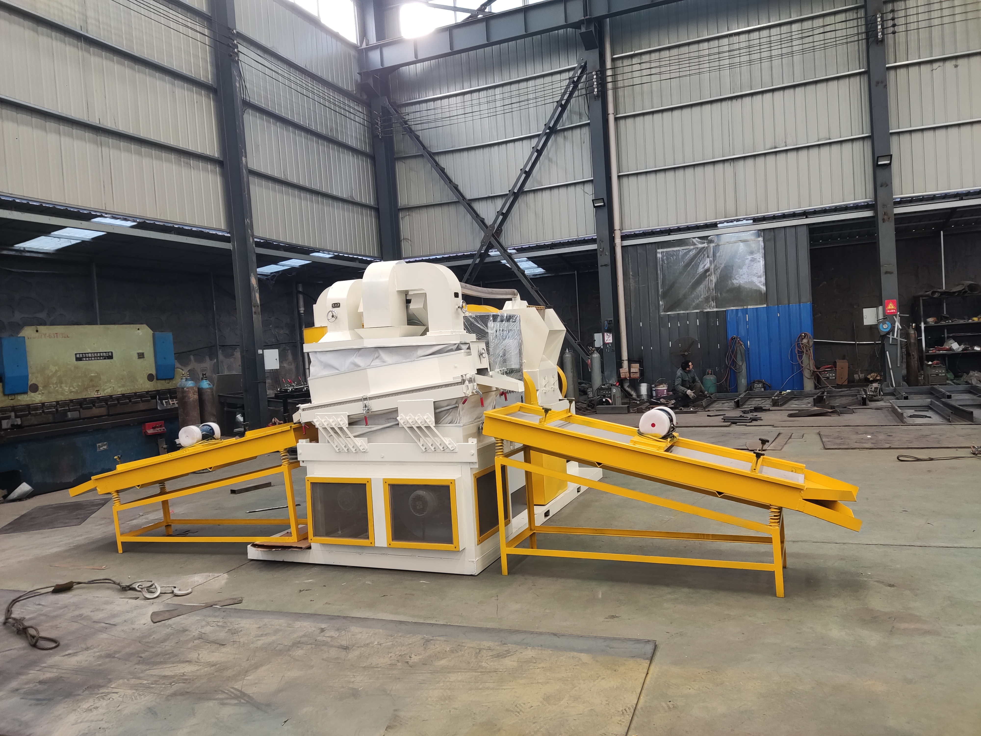 600型铜米机,产量大,连续工作能力强自动化高,分选干净