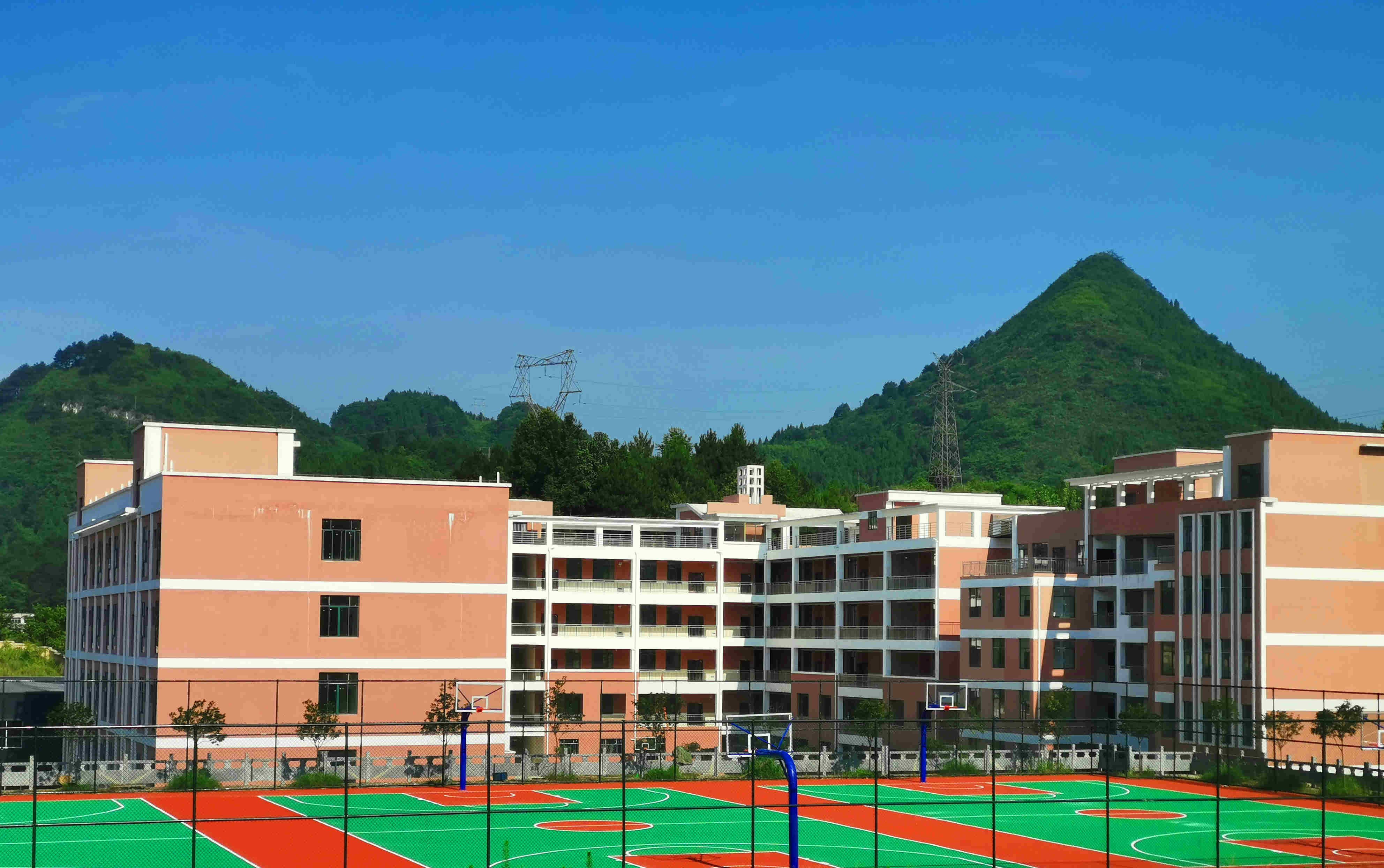 "现在开学其实就是开业,学校不应把学生当成赚钱的工具"