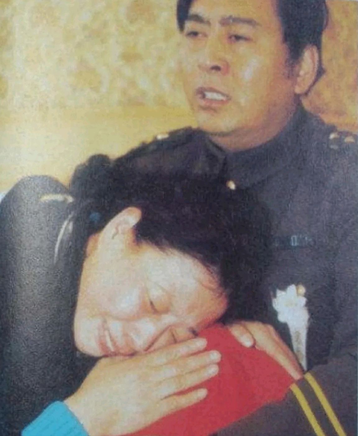 最美"香妃"意外离世几个月后,父兄相继去世,母亲近况让人唏嘘