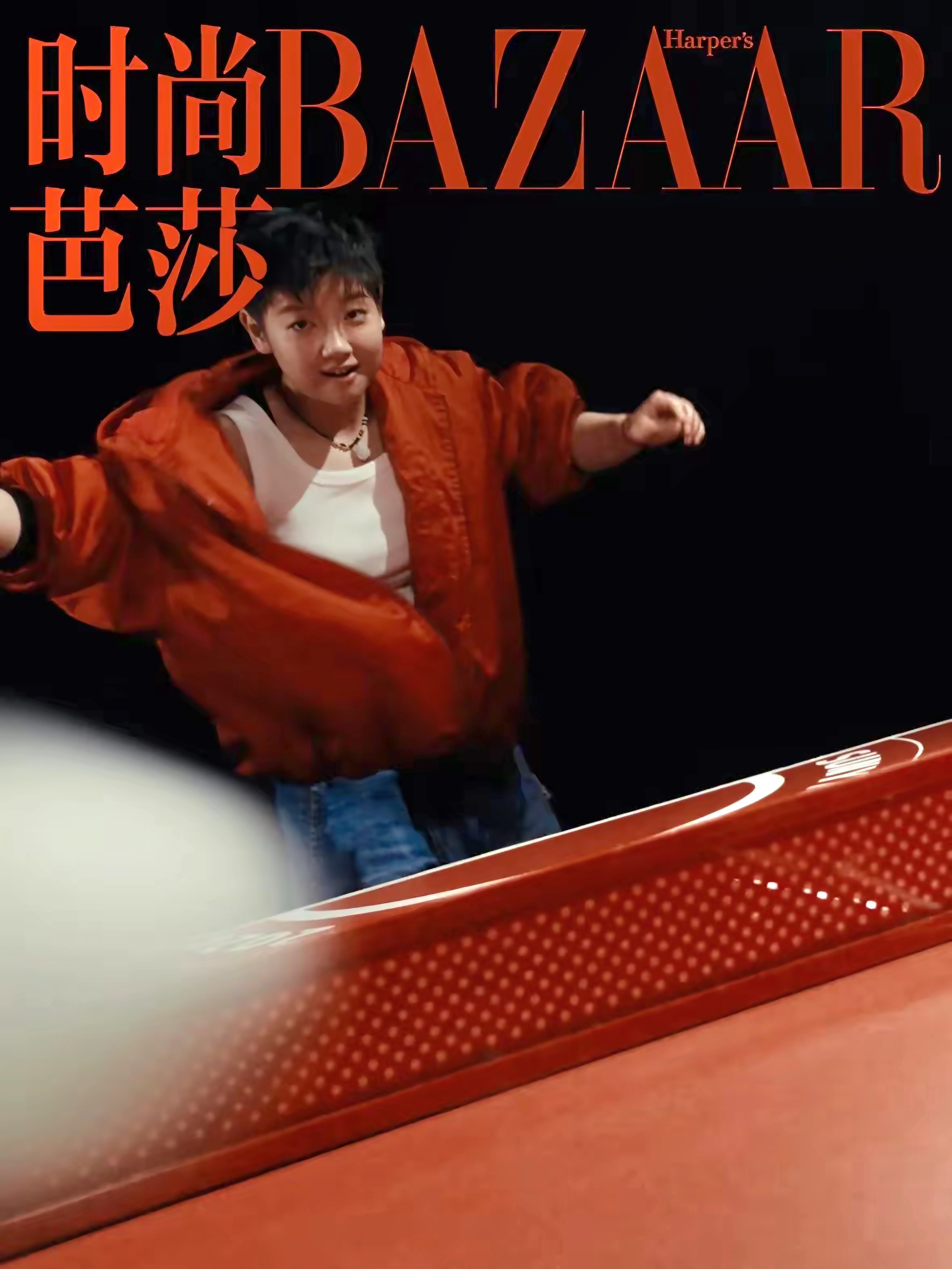 莎莎之前奥运会的红色风衣 也是穿出了大牌范 时尚芭莎也拍了一组