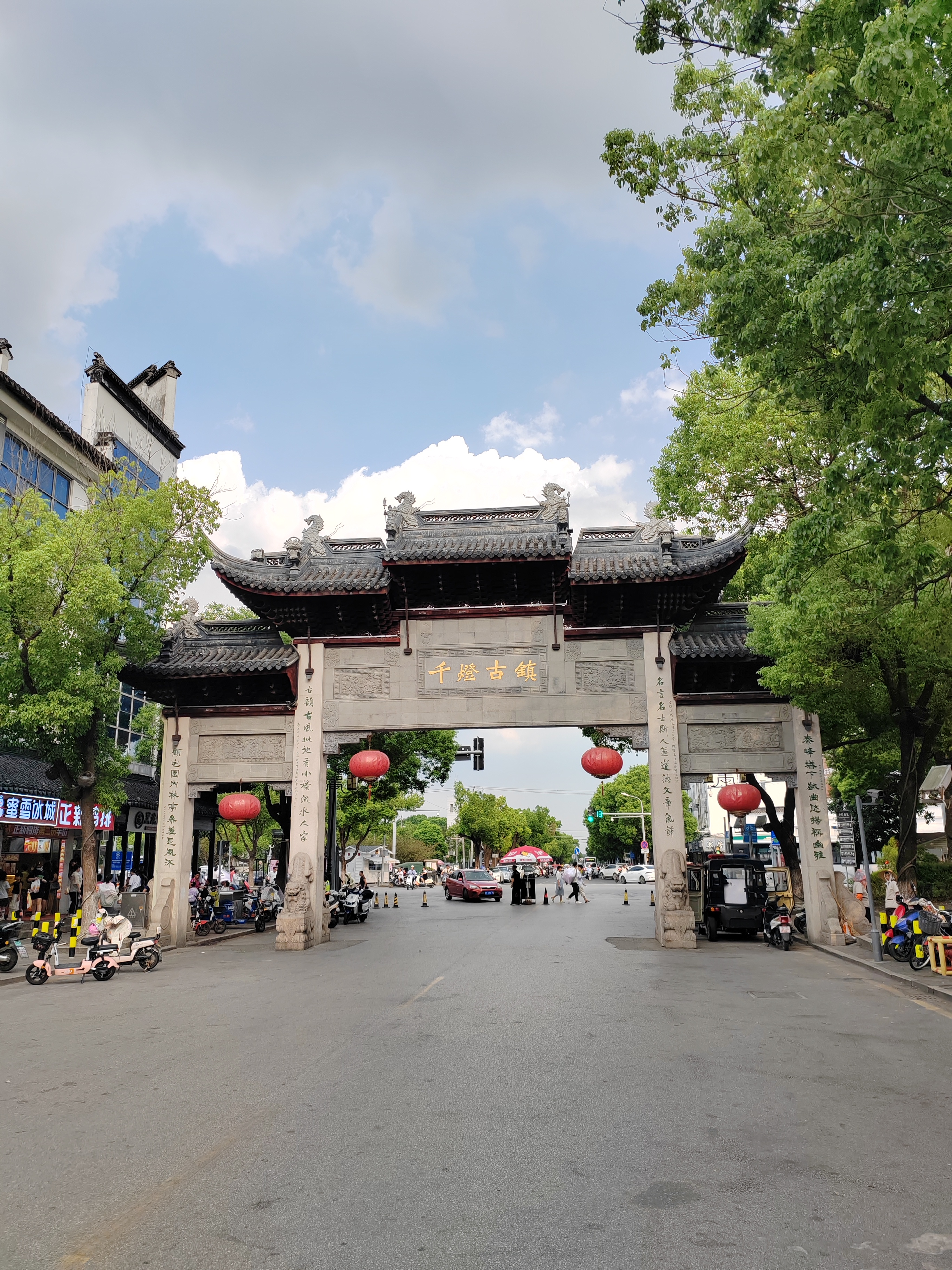 苏州昆山一日游第二站:千灯古镇. 慧聚寺开车40分钟左右可以到.
