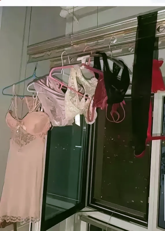 内衣外面偷内衣内裤自慰洗了晾晒的内衣小区晒内裤女生脱内衣内裤被偷