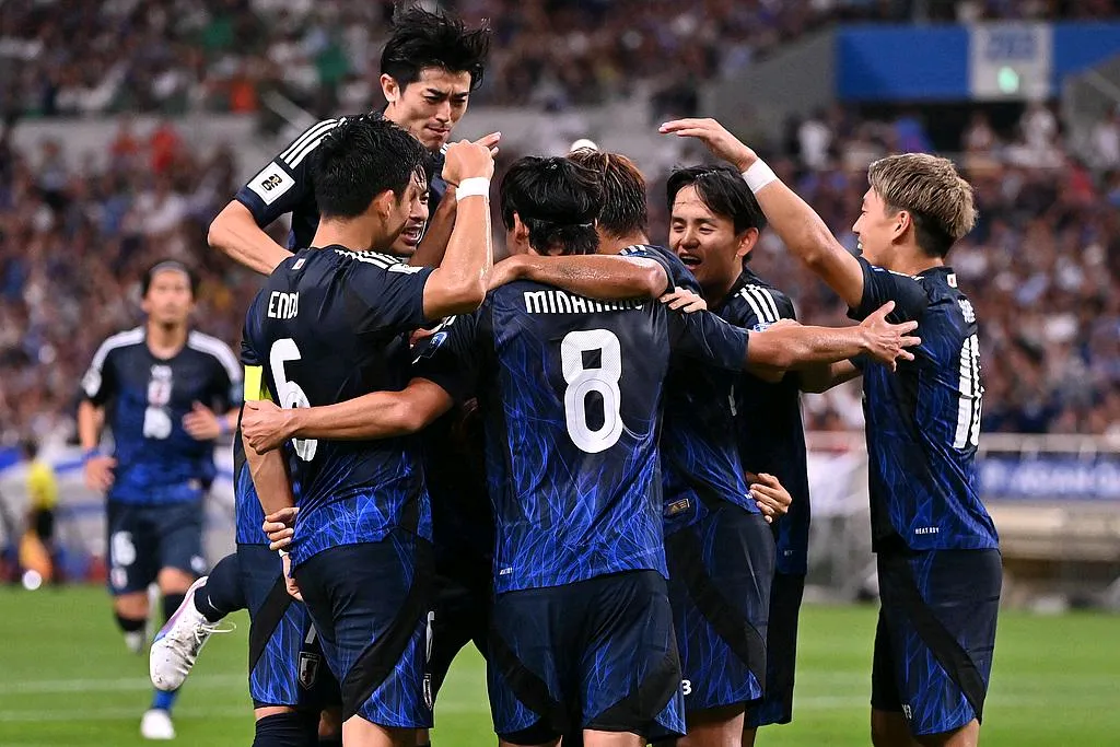 日本世界 杯足球巅 峰对决相关图片3