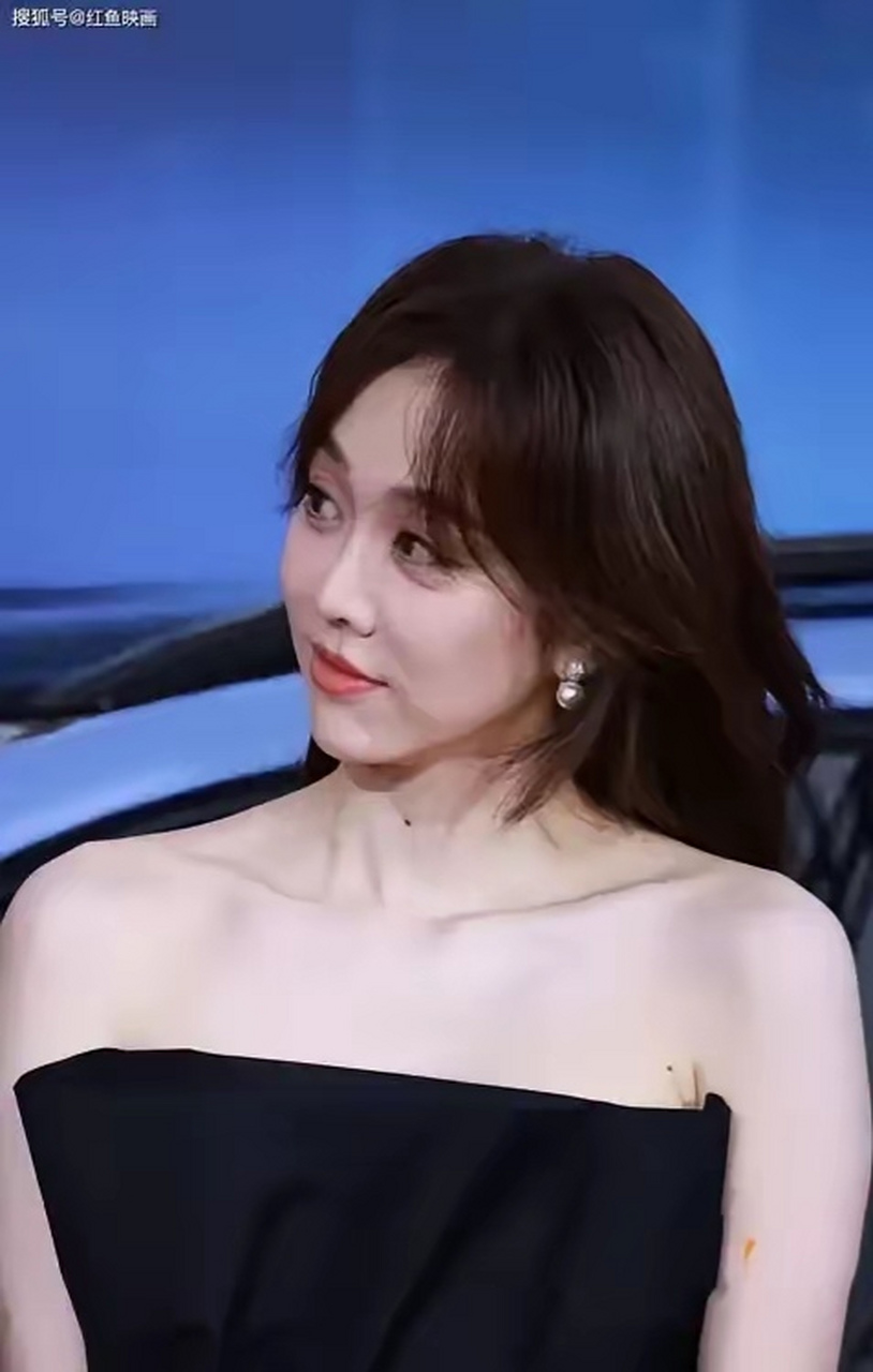 67近日,实力派女演员姜妍的婚姻状况意外曝光,原来她已低调结婚多年