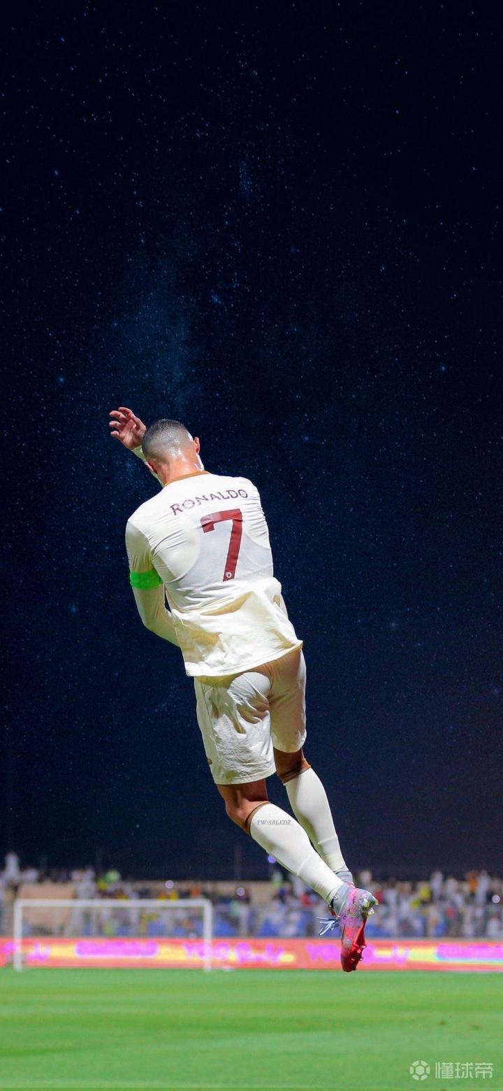 在这场焦点对决中,日本队以狂澜之势70战胜了中国队,而巴林队也以惊人