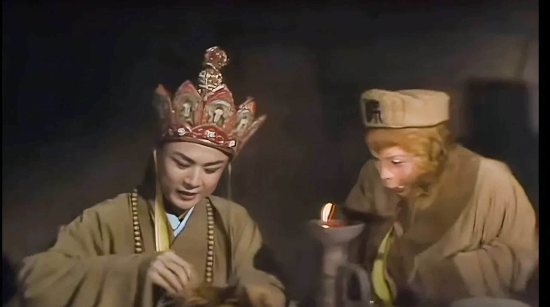 今天看了一集老版电视剧《西游记》,我发现有一段实在太逗了.