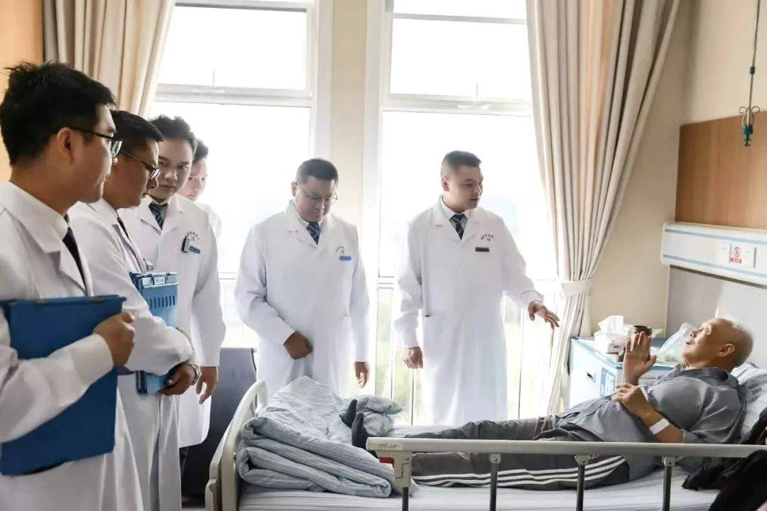 河南50岁农民大哥查出肺癌中期,早期身体会出现什么症状?