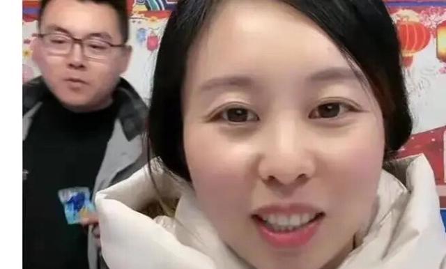 堂嫂说郭威去兰考,田静开了两个直播.网友:这是和谁打配合呢?