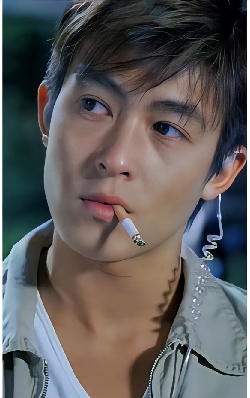 要是她看了陈冠希那些经典照片,她就不会崇拜了