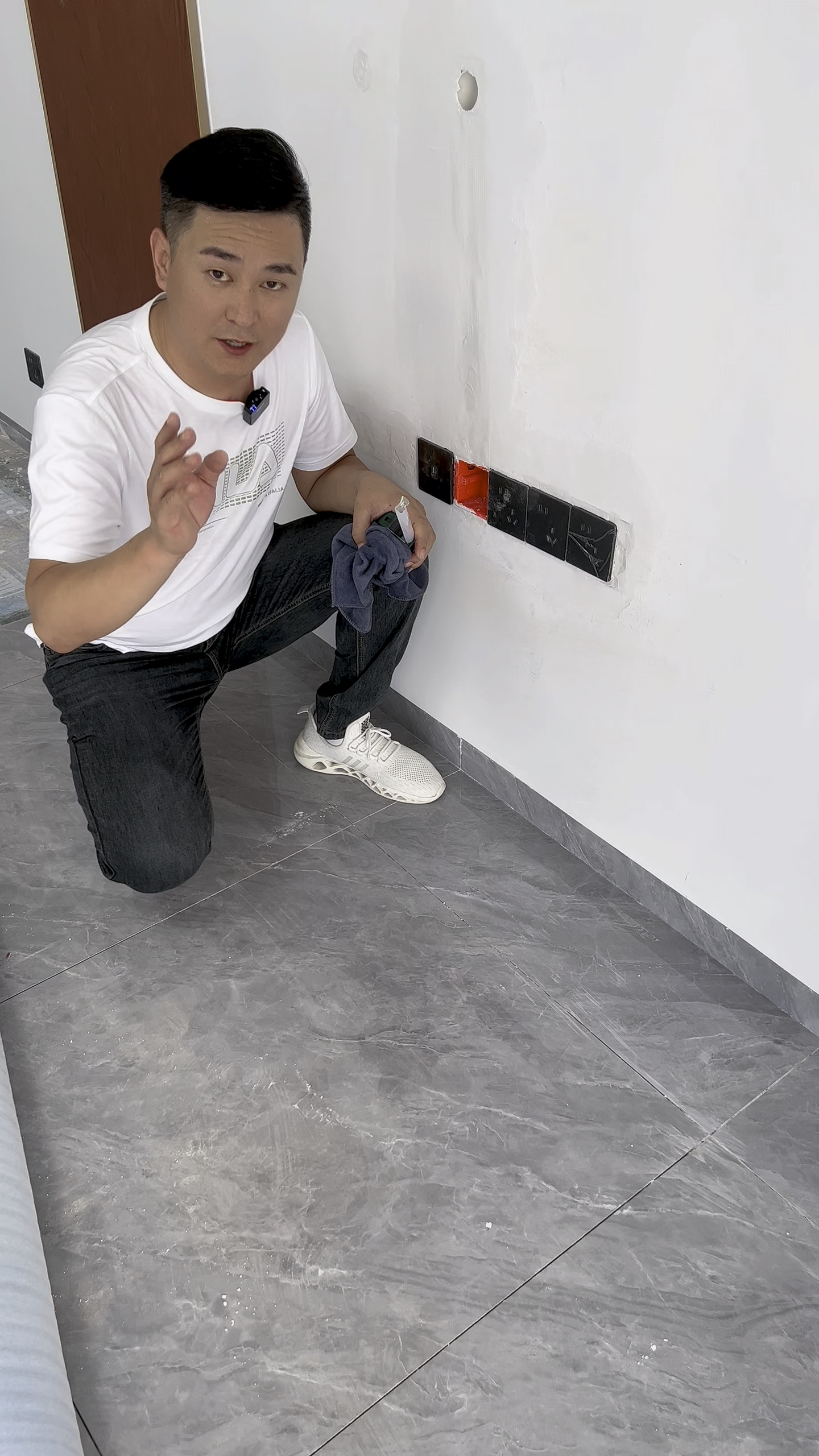内嵌式踢脚线的正确做法