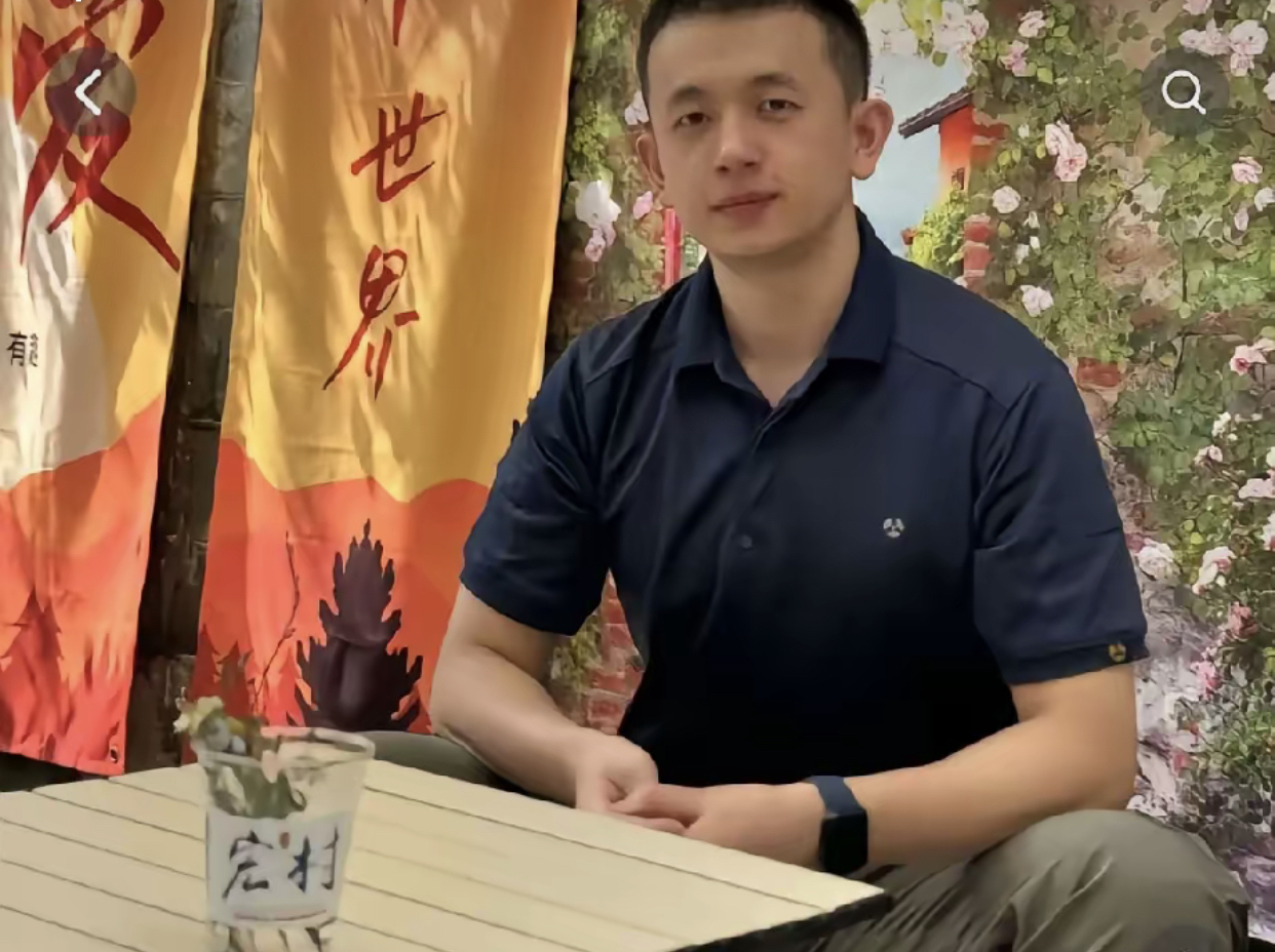 可是,就是这个女孩,伤他太深,结婚时间不长,也就几兑憷勺 个人简历