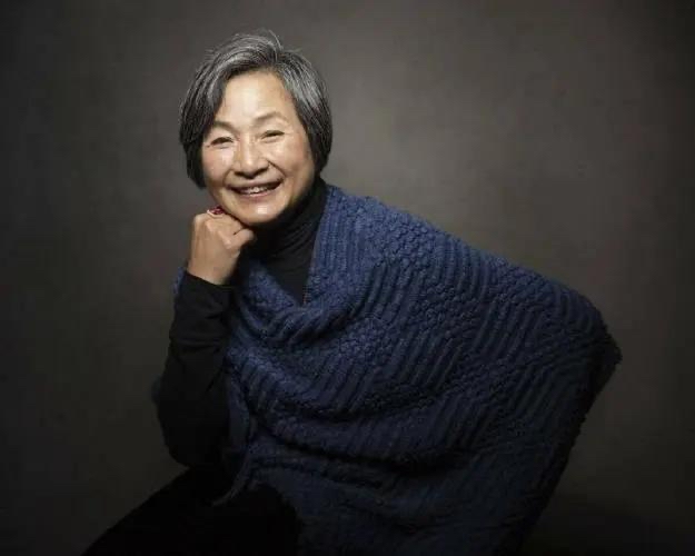 从《大醉侠》中那个英姿飒爽的金燕子,到《唐伯虎点秋香》里令人捧腹