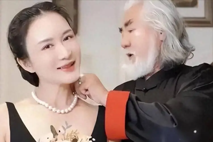 张纪中第三任妻子图片