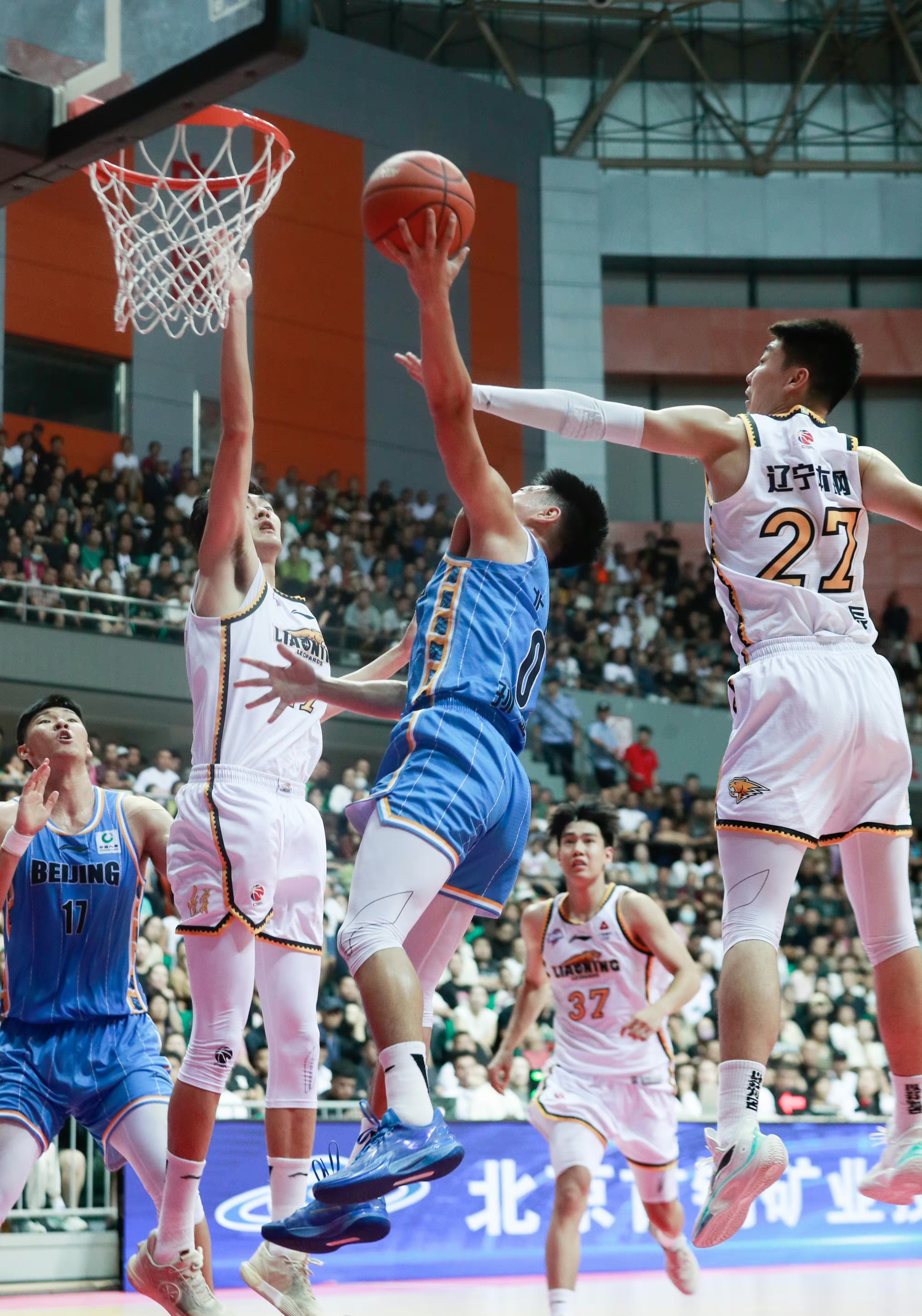 辽宁队热身赛20分惨败北京队,替补发挥糟糕张峻豪赵率舟多人0分