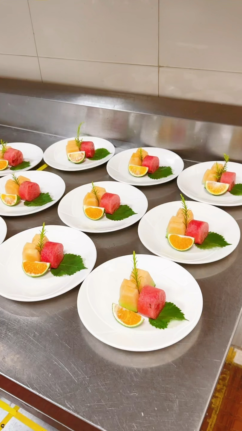 星级酒店的位上水果